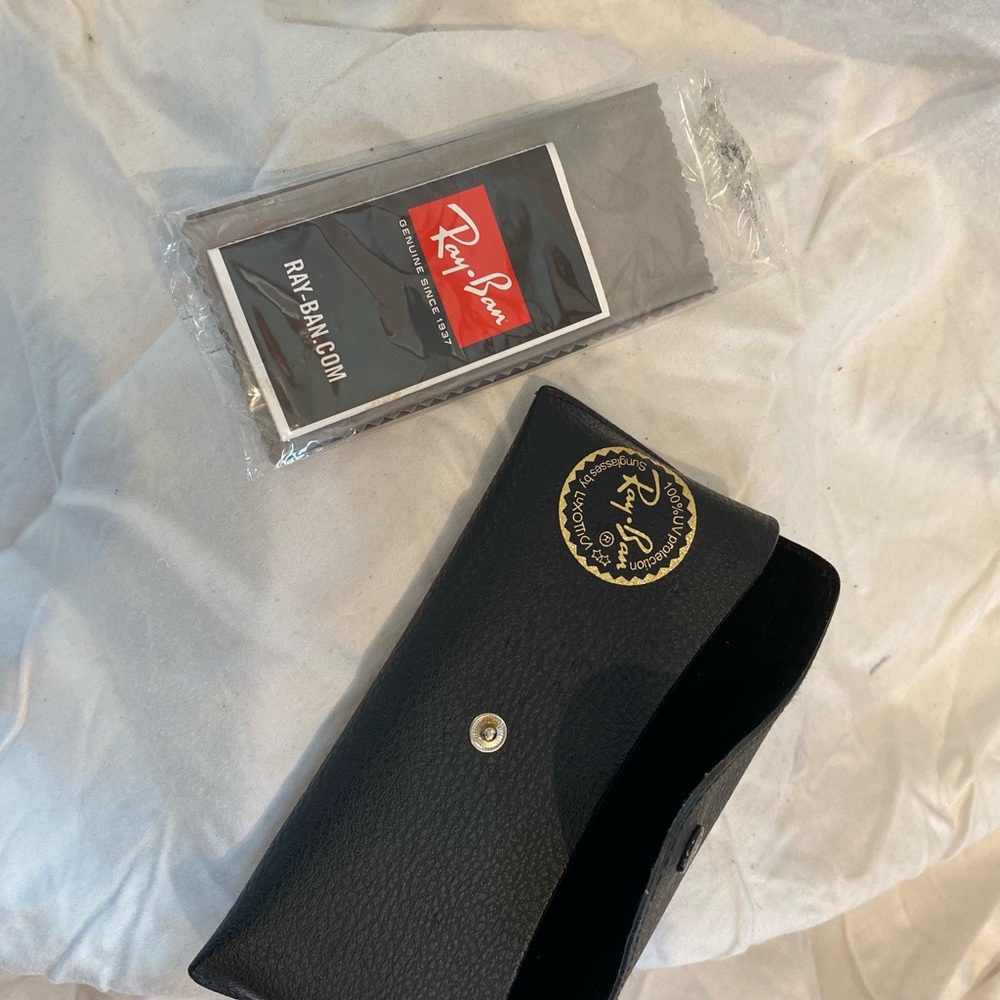 Ray ban sunglasses case with unopened cleaning cloth- CASE ONLY!!